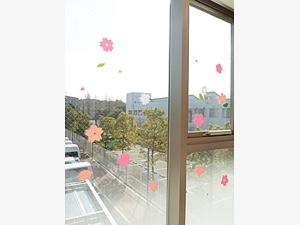 泊なし短期入所室　日の当たる窓側