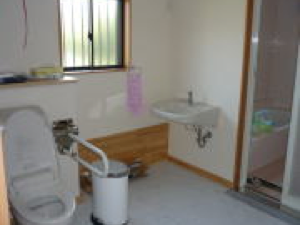 グループホームの浴室とトイレの写真